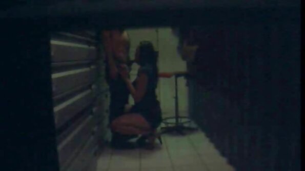 Mandy Muse جوجه لاتینای پرخاشگر توسط عکس سکس پسر ومادر صاحب فروشگاه سیاه پوشیده می شود