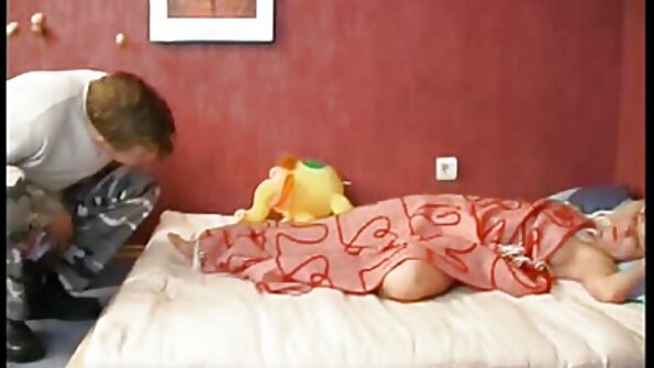 روسپی بلوند فاحشه با سینه های طبیعی گرد به سختی تصاویرسکسی مادروپسر کتک می خورد